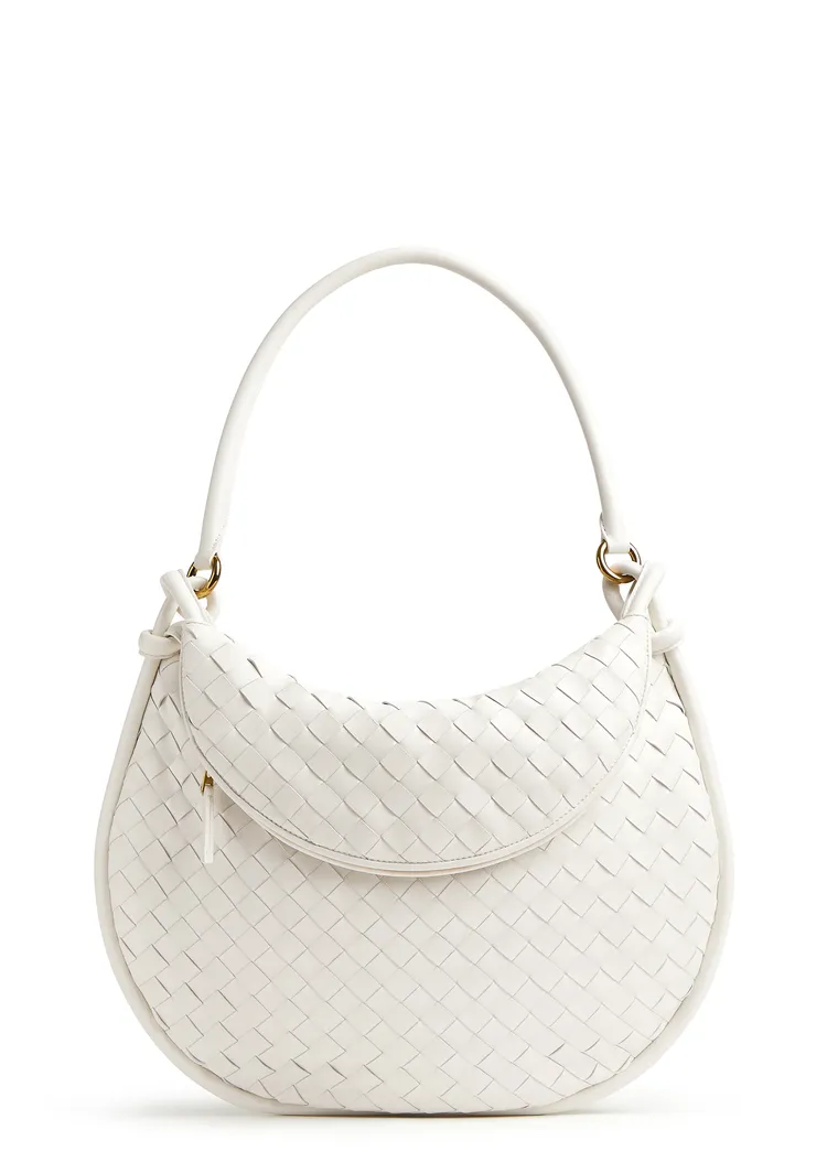 Gemelli白色編織皮革肩背包，15萬5000元。品牌提供