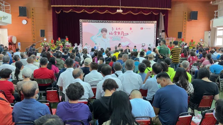 陳亭妃新書發表會湧入大批支持者。陳亭妃提供