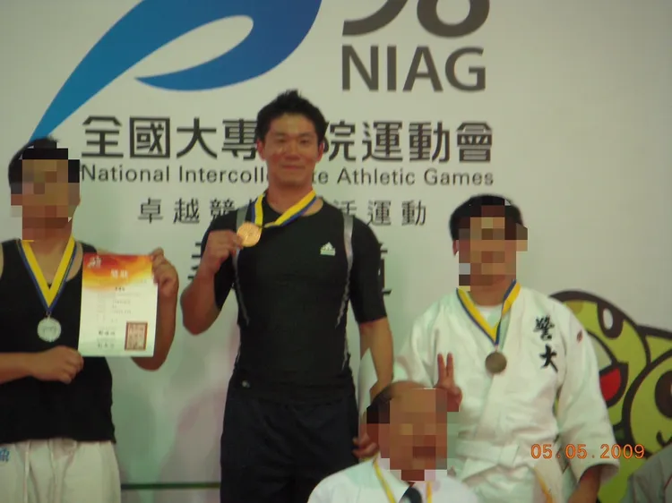 陳宗靖所長在警察大學受訓時是柔道選手及全大運冠軍。翻攝畫面
