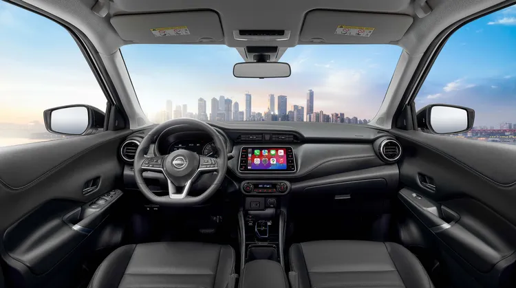 Nissan Kicks e-POWER內裝搭配鋼琴烤漆電子排檔桿，並配備真皮3D超體感紓壓座椅及真皮D-Shape皮質運動直覺方向盤。原廠照片