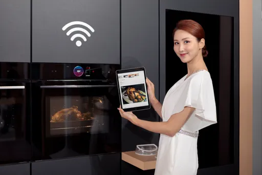 BOSCH 8系列極緻黑智慧烤箱、蒸烤爐 智慧攝影捕捉食材熟成瞬間還能識別食材