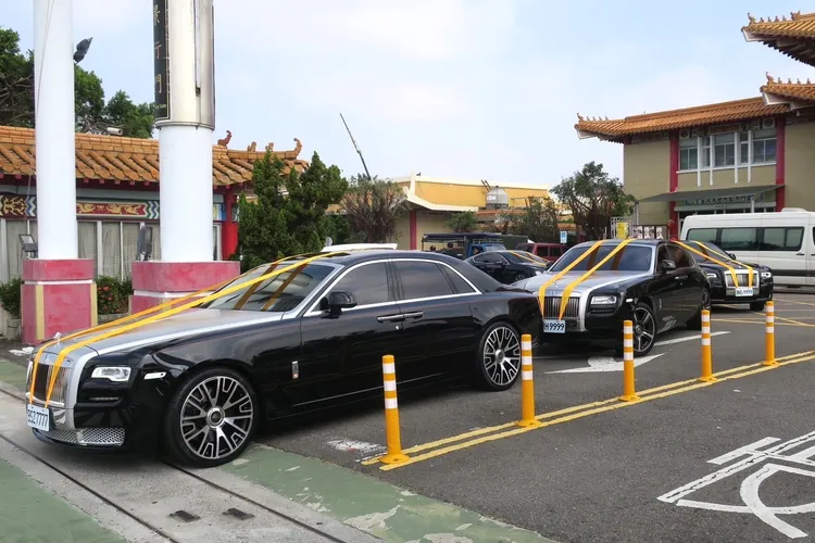 勞斯萊斯領頭。讀者提供