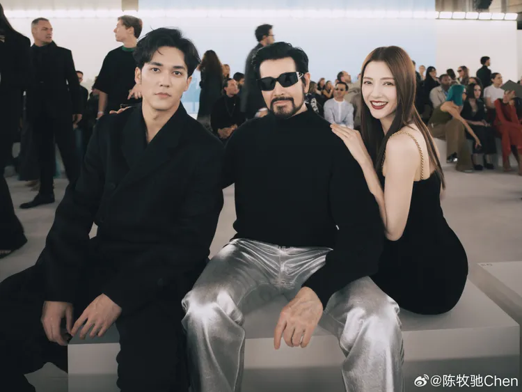 陳牧馳（左起）、費翔、娜然在《封神》飾演紂王之子、紂王、妲己，日前「一家三口」亮相米蘭時裝周。翻攝陳牧馳微博