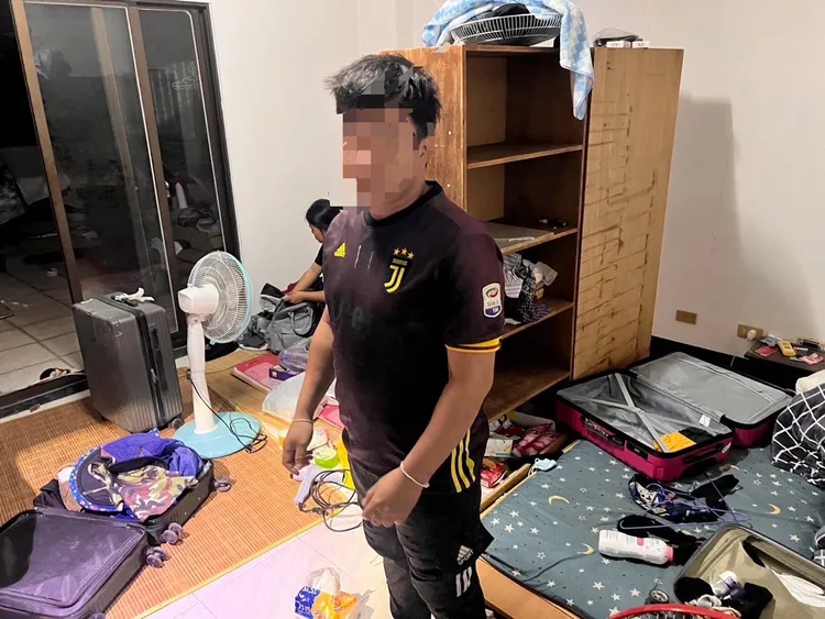 岡山警方循線逮捕肇事的泰國籍男子到案。讀者提供