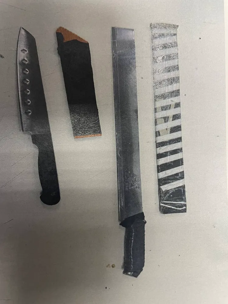 警方所查扣的刀械。翻攝畫面