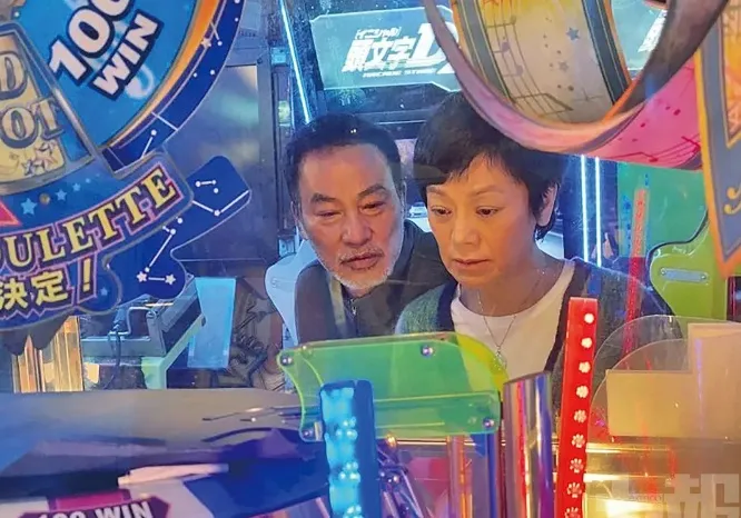 張艾嘉與任達華合作《燈火闌珊》讓她拿下金馬影后，該片代表香港搶奧斯卡「最佳國際影片」獎。劇照