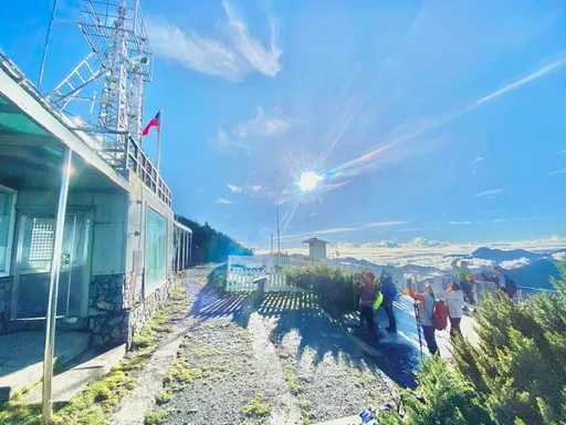 全國最高國慶升旗 鄭明典:山友自主伴唱!是美麗的一天