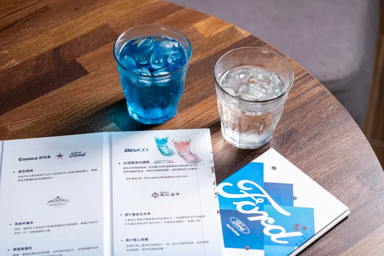 展示中心提供義大利BEVCO氣泡水和義大利氣泡水專用調飲糖漿Vincenz，杯體則是採用法國近百年歷史工藝品牌Duralex。業者提供