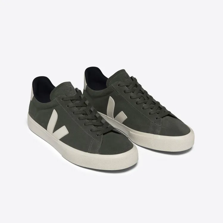 Campo麂皮款森綠，5580元。品牌提供