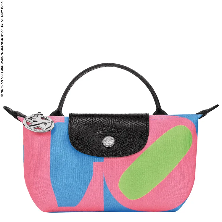 LONGCHAMP X ROBERT INDIANA手拿包（官網限定粉色），4500元。品牌提供