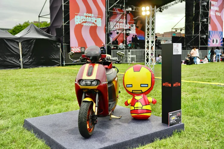 車主徐沛麒的「鋼鐵號」Gogoro 2車款奪下改裝大賽金獎榮耀，榮獲1萬5000 元獎金。業者提供