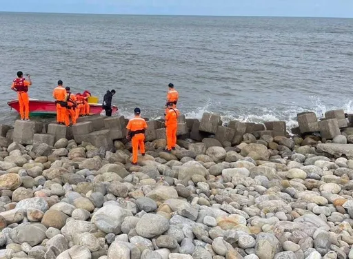 苗栗外海查獲中國偷渡客 自稱駕舢舨東行失動力!檢方查動機