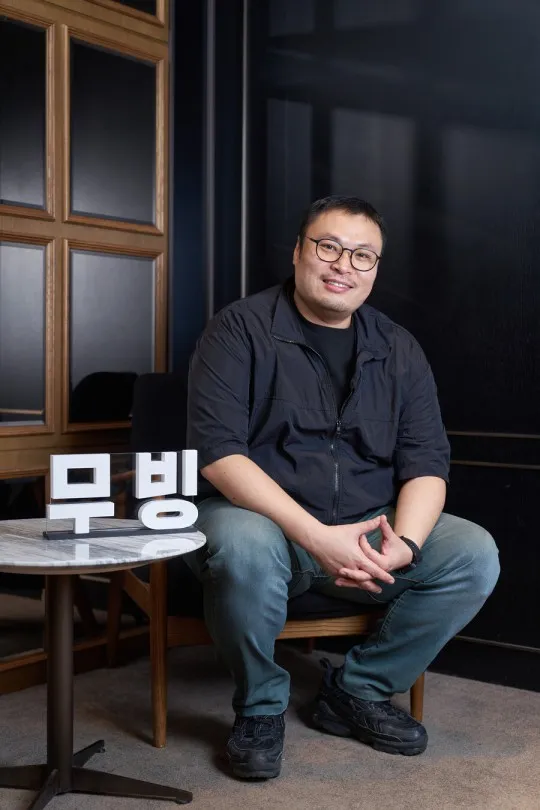 《MOVING》編劇姜草在廣播節目釋疑，坦言生日只是隨手寫進去，並不是因為俞承豪埋的伏筆。Disney+提供