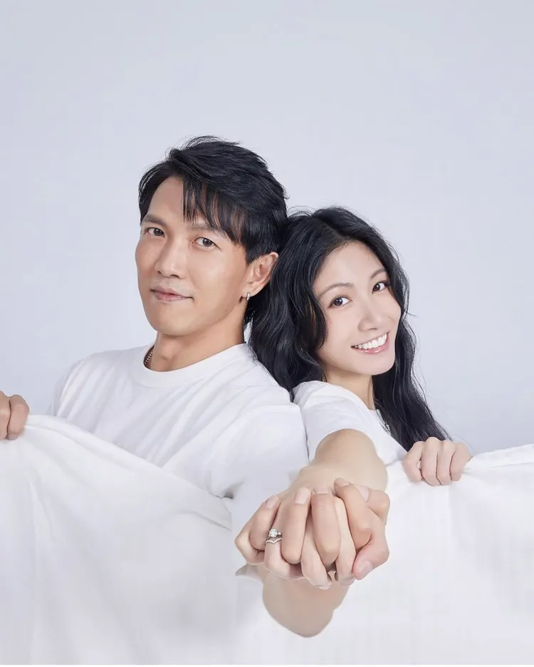 李千娜（右）和黃尚禾有情人終成眷屬。 米珞安影業提供