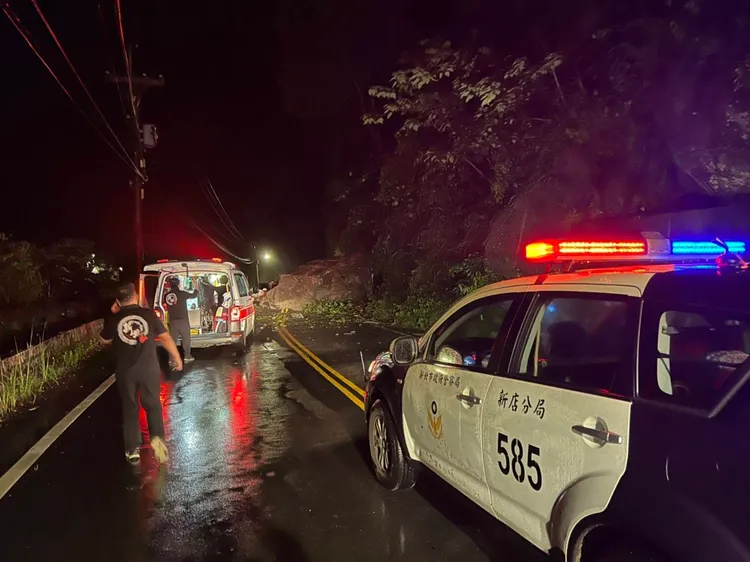 警消到場。翻攝畫面