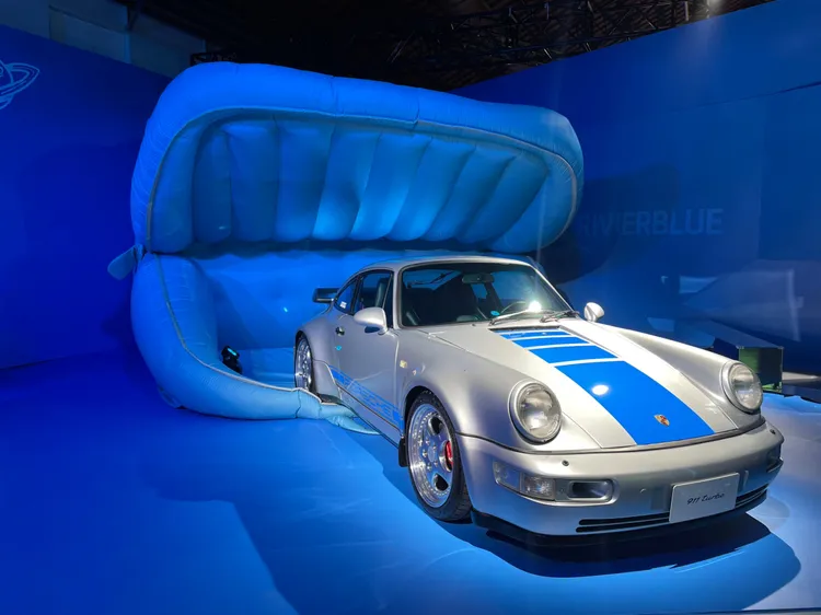 《變形金剛：萬獸崛起》中身披 Mirage 塗裝911也一同在現場展出。林浩昇攝