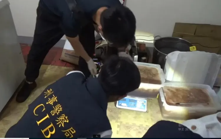 警方在現場起出大量安毒。民眾提供