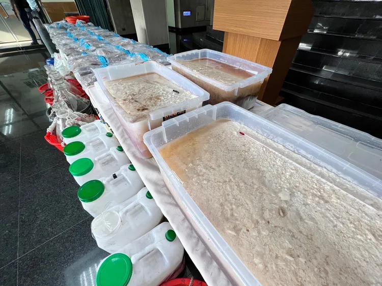 現場起出大批安非他命成品及半成品。民眾提供