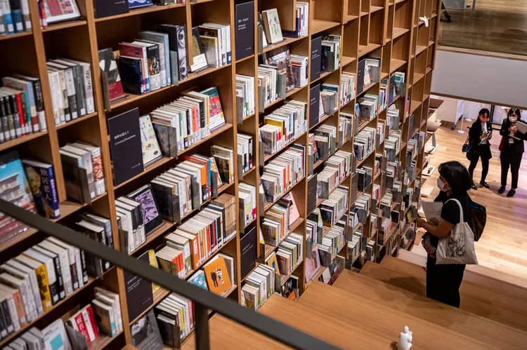 去年開幕的早稻田大學「國際文學館」。資料照片