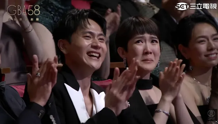 黃迪揚感性告白愛妻，孫可芳、劉冠廷都淚崩。翻攝金鐘獎 Golden Bell Awards YT