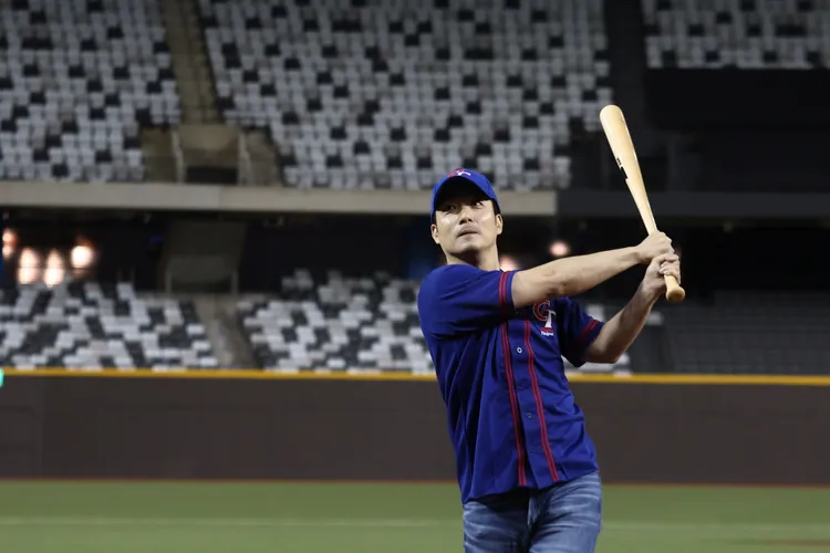 蔣萬安開箱大巨蛋。  彭欣偉攝