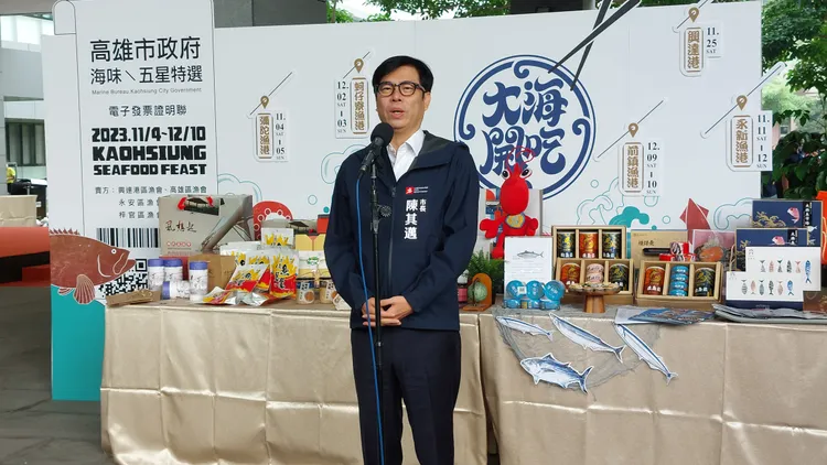 陳其邁表示會尊重張漢雄的決定。凃建豐攝