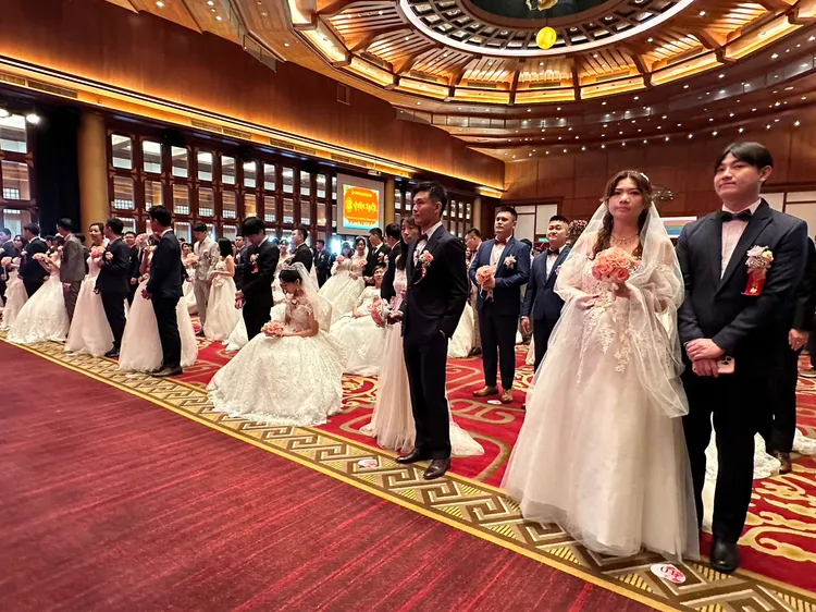 現場共88對喜結連理。陳怡文攝