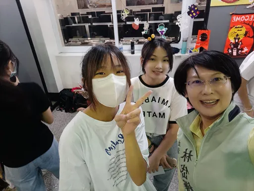 從親子活動到校園嘉年華　林岱樺大推雙語教學樂有成