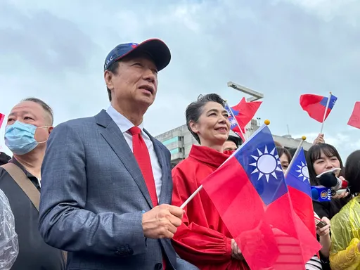 郭台銘陣營：藍白合會前會談不出明確結果　「侯柯配」將讓民眾黨泡沫化