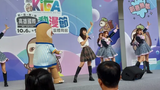 柯文哲新書貶低台漫引戰!黃捷批:用錯誤事實墊高自己對產業只有傷害