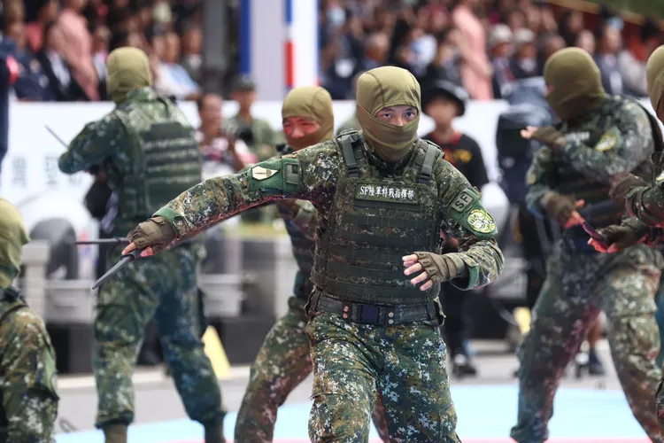 國慶大會分「序幕暖場」、「國慶大會」及「主題表演」3階段，合計超過10項表演節目。彭欣偉攝