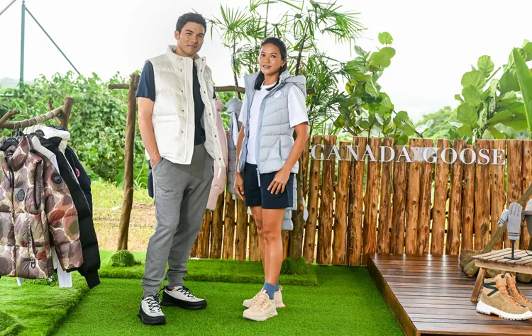 鳳小岳（左）與老婆Jessie（右）出席品牌活動。品牌提供