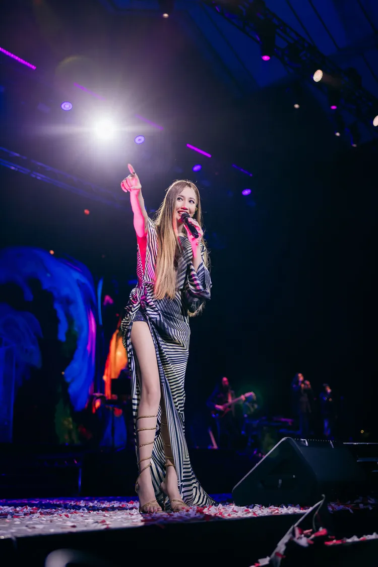 A-Lin開唱展露修長美腿。CK star&J’s娛樂工廠提供