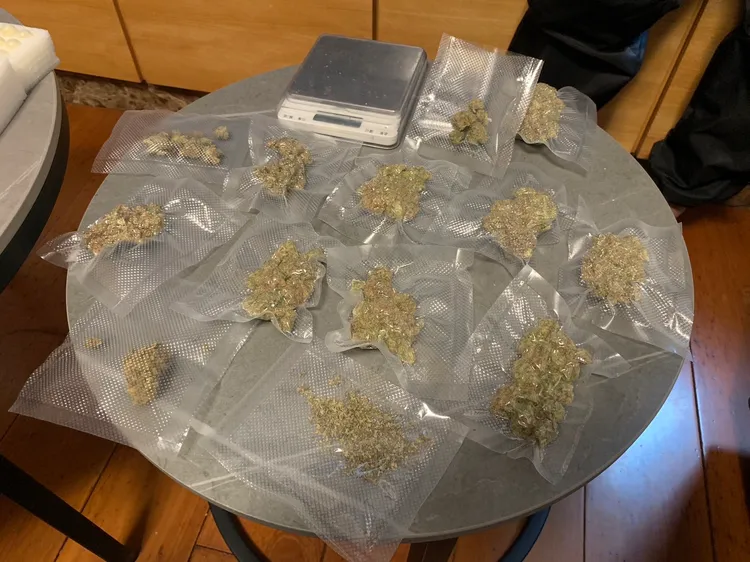 宜蘭縣警局於礁溪破獲扣押大麻。翻攝畫面