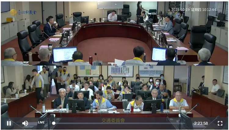 交通局今赴議會工作報告，遭議員質疑對台塑總部進駐內湖交通衝擊被動因應。翻攝議會直播畫面