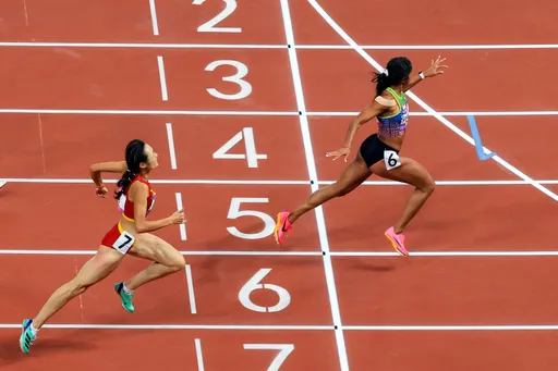 終結49年田徑金牌荒　新加坡女將200公尺奪冠痛哭