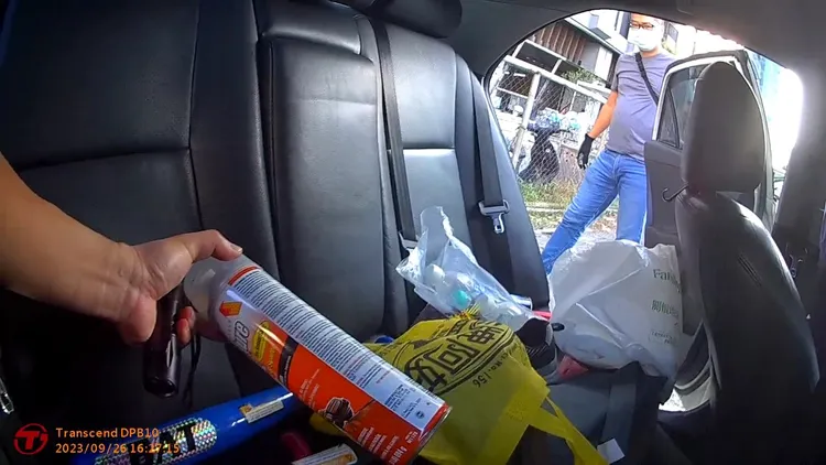 警方在洪男車上發現「輪胎快速修補劑」藏匿毒品。翻攝畫面