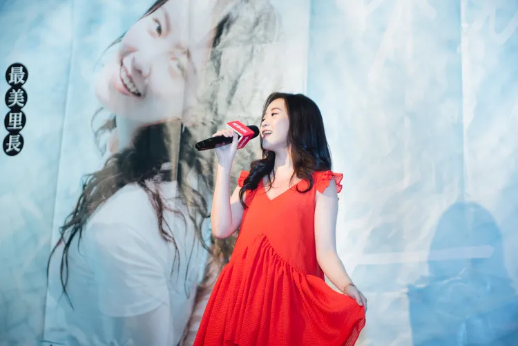 陳紫渝透露自己很喜歡唱歌。時報出版提供