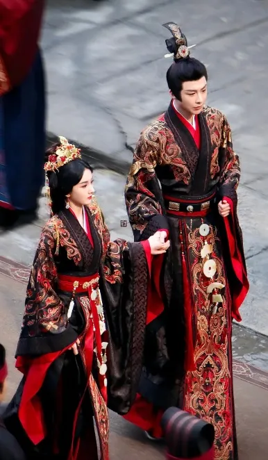 劉宇寧與宋祖兒合作《折腰》，因她被舉報逃漏稅案，播出恐有問題。劇照