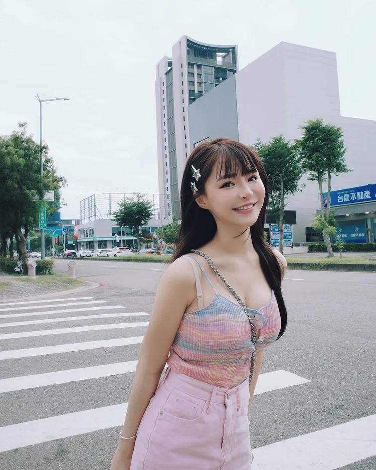 女星元元（吳婕安）擁有IG百萬追蹤數。翻攝元元IG