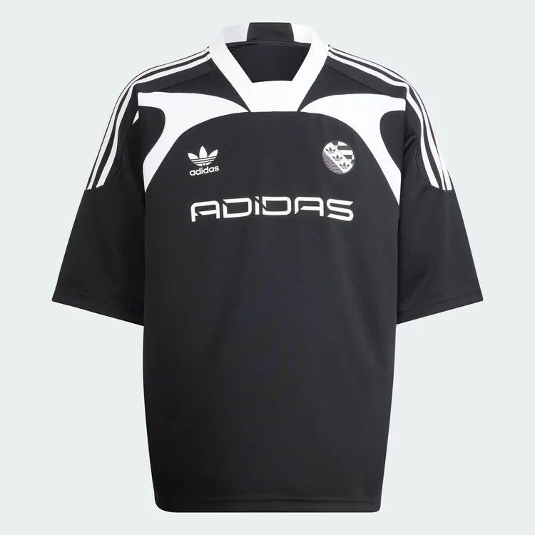 短袖上衣，2490元。品牌提供