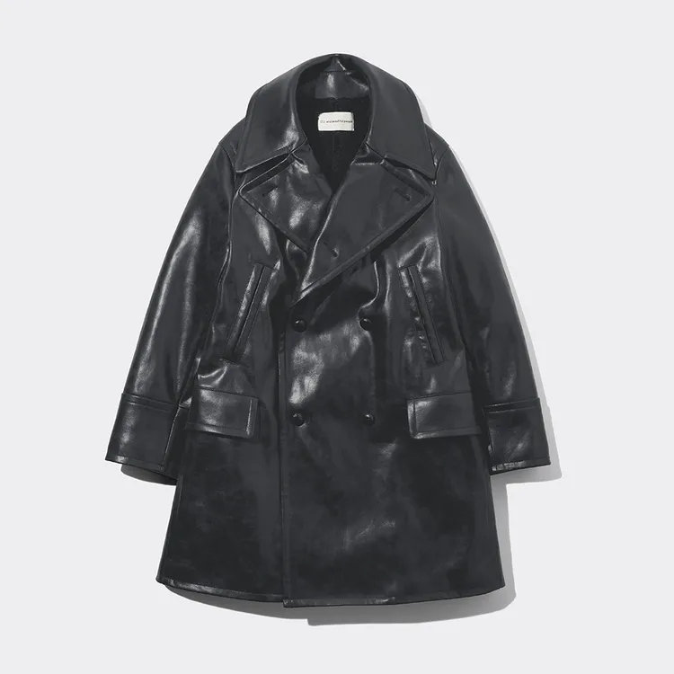 仿皮大衣，3990元。品牌提供