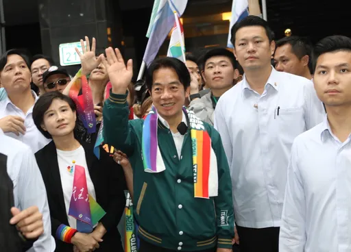 總統參選人唯他現身同志遊行！　賴清德霸喊：堅定挺你做自己