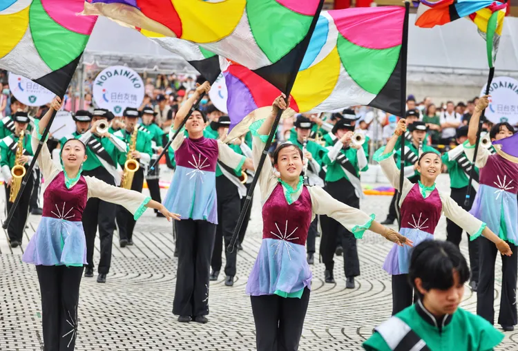 「翡翠騎士」表演展現青春活力。林林攝