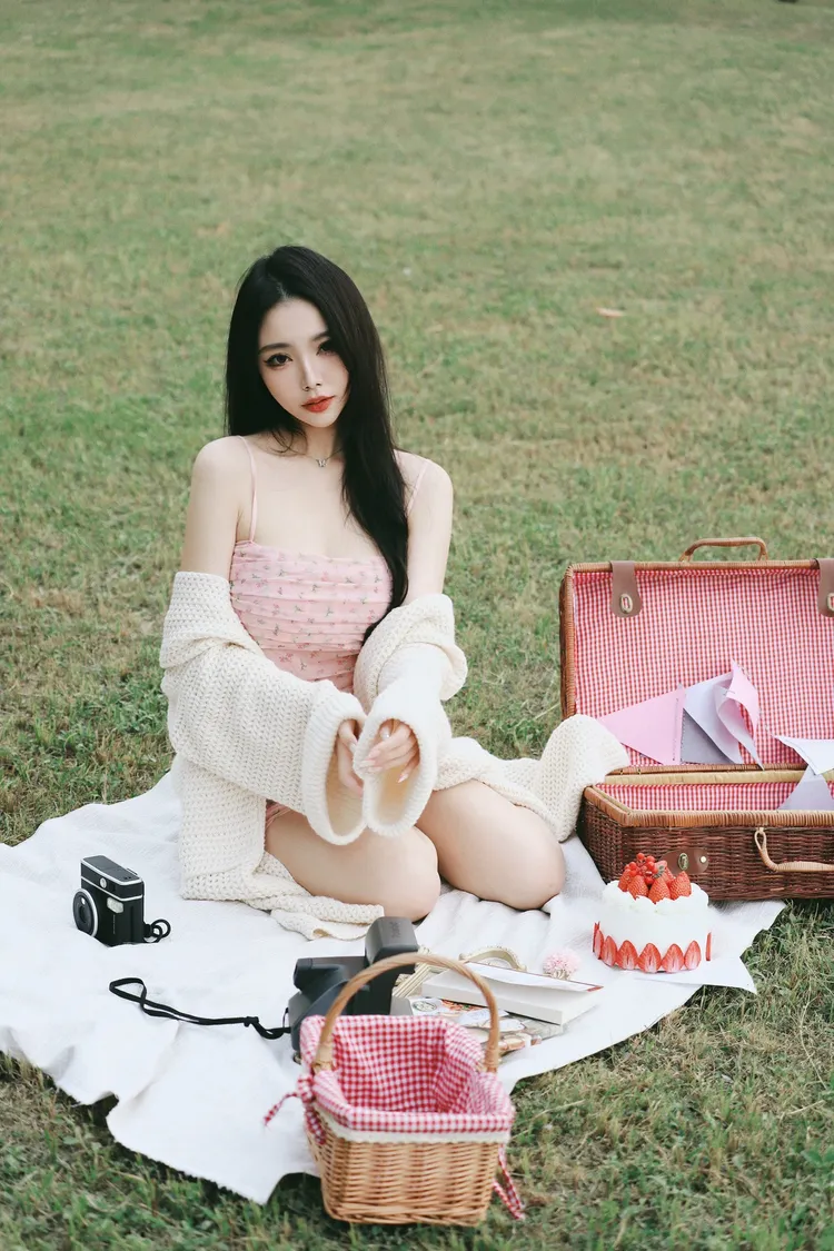 馥妮個性外冷內熱，唱起歌很有鄧紫棋的感覺！ 