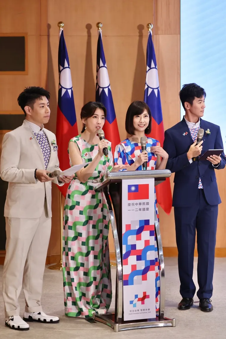 今年國慶視覺藏有「國旗三原色」，象徵台灣人民熱情多元，不分彼此。林林攝