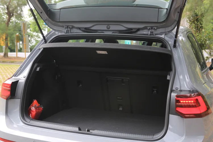 歐洲人愛用掀背車，除了尺碼適中都會穿梭便利，可擴充的行李廂機能也是最大的特色之一。林浩昇攝