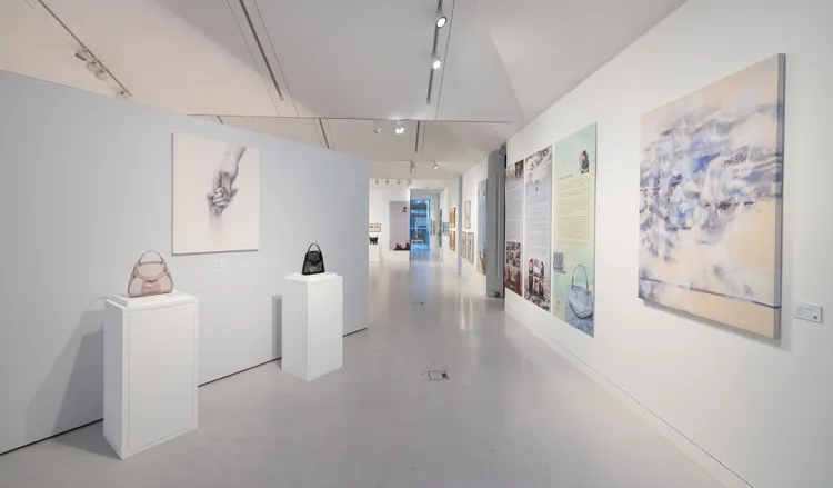 Grace Han也參展於克倫威爾藝術場（Cromwell Place）舉行的「倫敦亞洲藝術展」。品牌提供