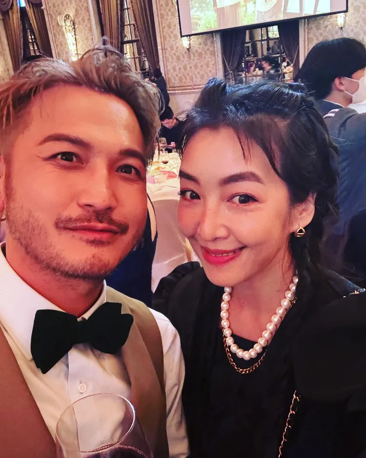 KID婚宴上落下男兒淚，感動說「真的沒有想過有這一天」。翻攝路嘉怡臉書