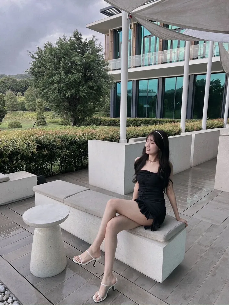 小c瓜俏喜出遊不忘拍美照